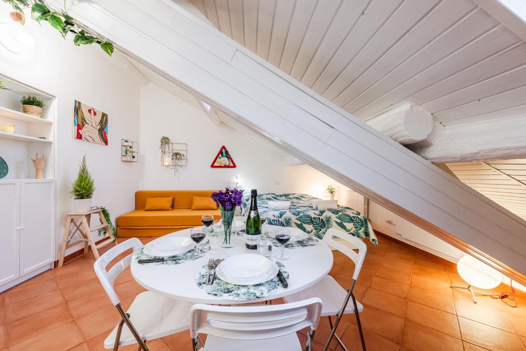 Apartment The White Jungle - San Babila Attic